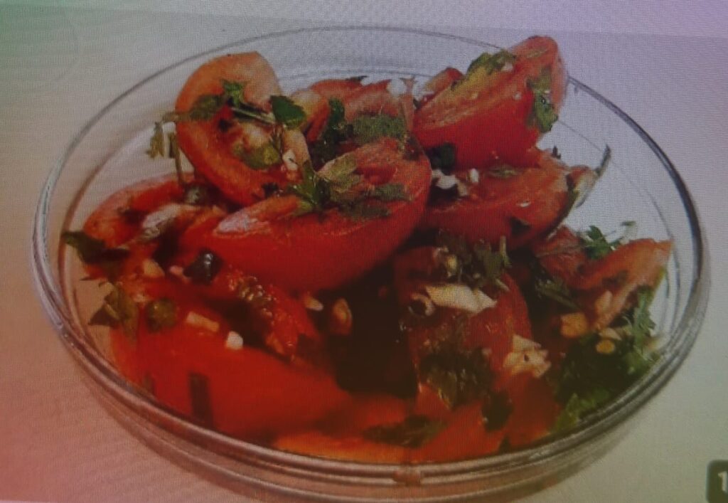 Eat-tomatoes-stay-healthy