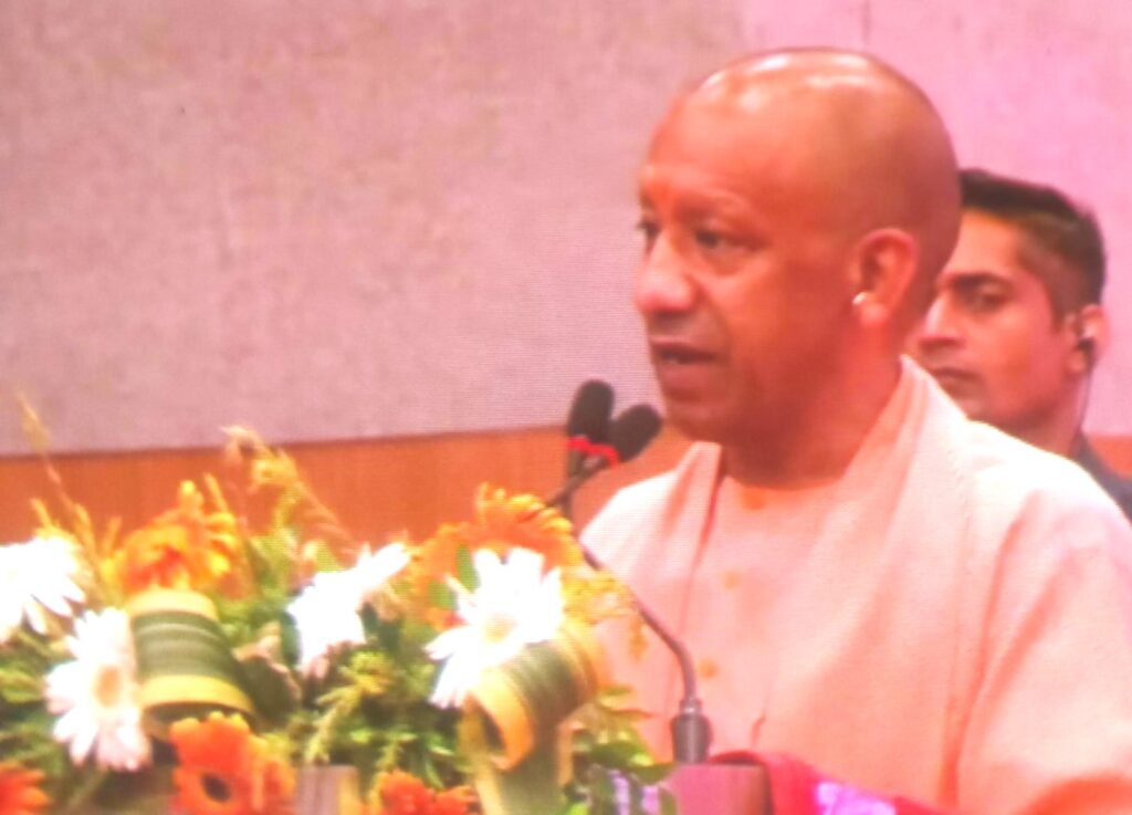 CM Yogi: केवल उत्तर प्रदेश में है, 7 मेट्रो सिटी CM Yogi Aditya Nath..